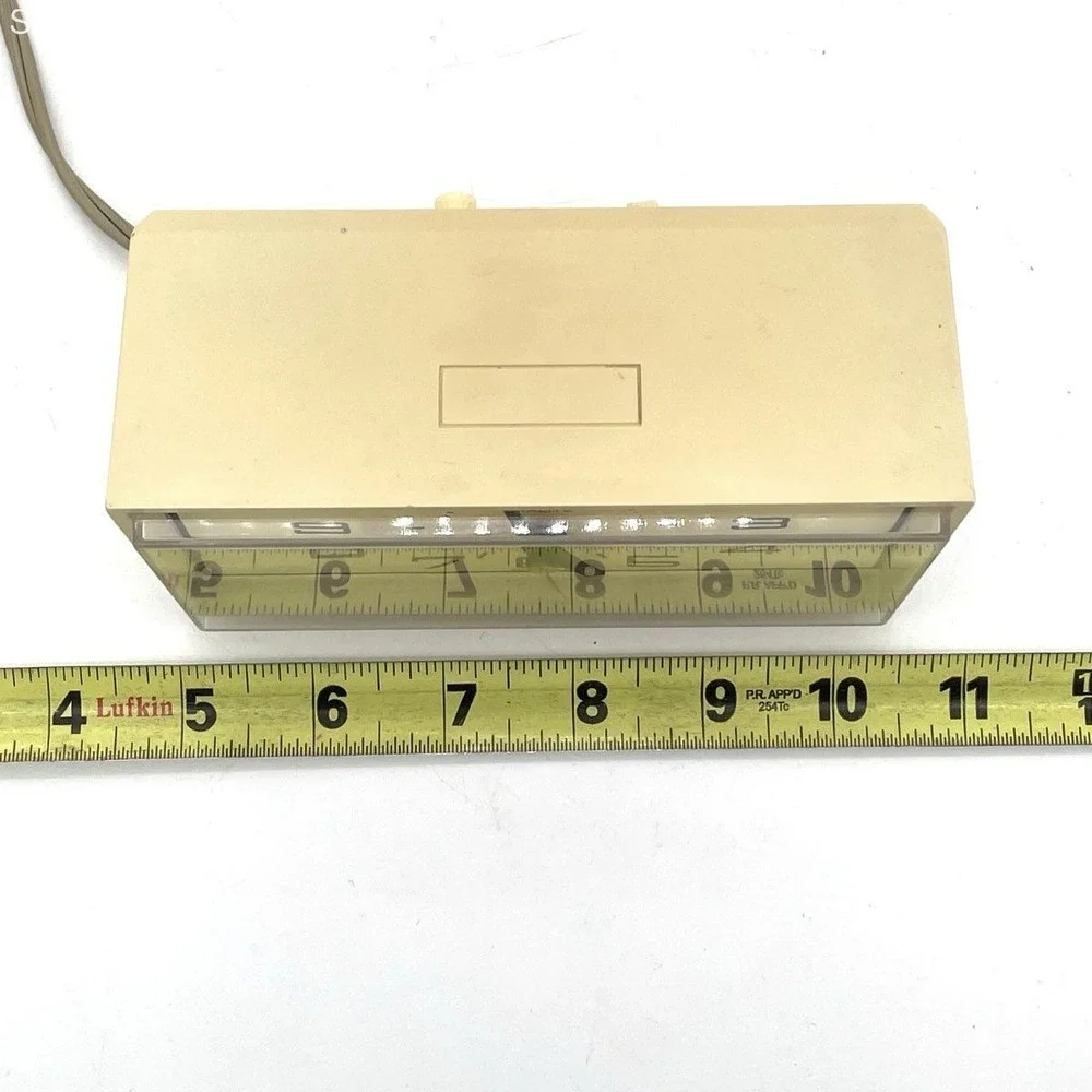 Vintage Westclox Aspen Delite Electric Alarm Clock Model 22166 Cream‎ Beige